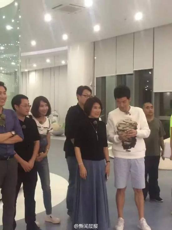 Five truths of Dong Mingzhu's exemption from the chairman of the group: Jackie Chan is not to blame for this.